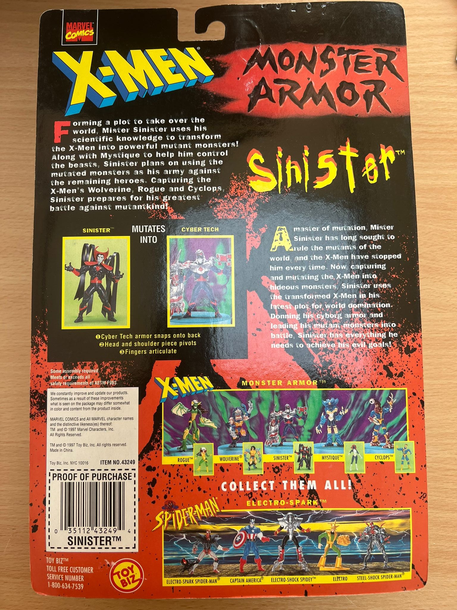Marvel X-Men Monster Armor Sinister with Snap-On Cyber Tech Armor ToyBiz 1997