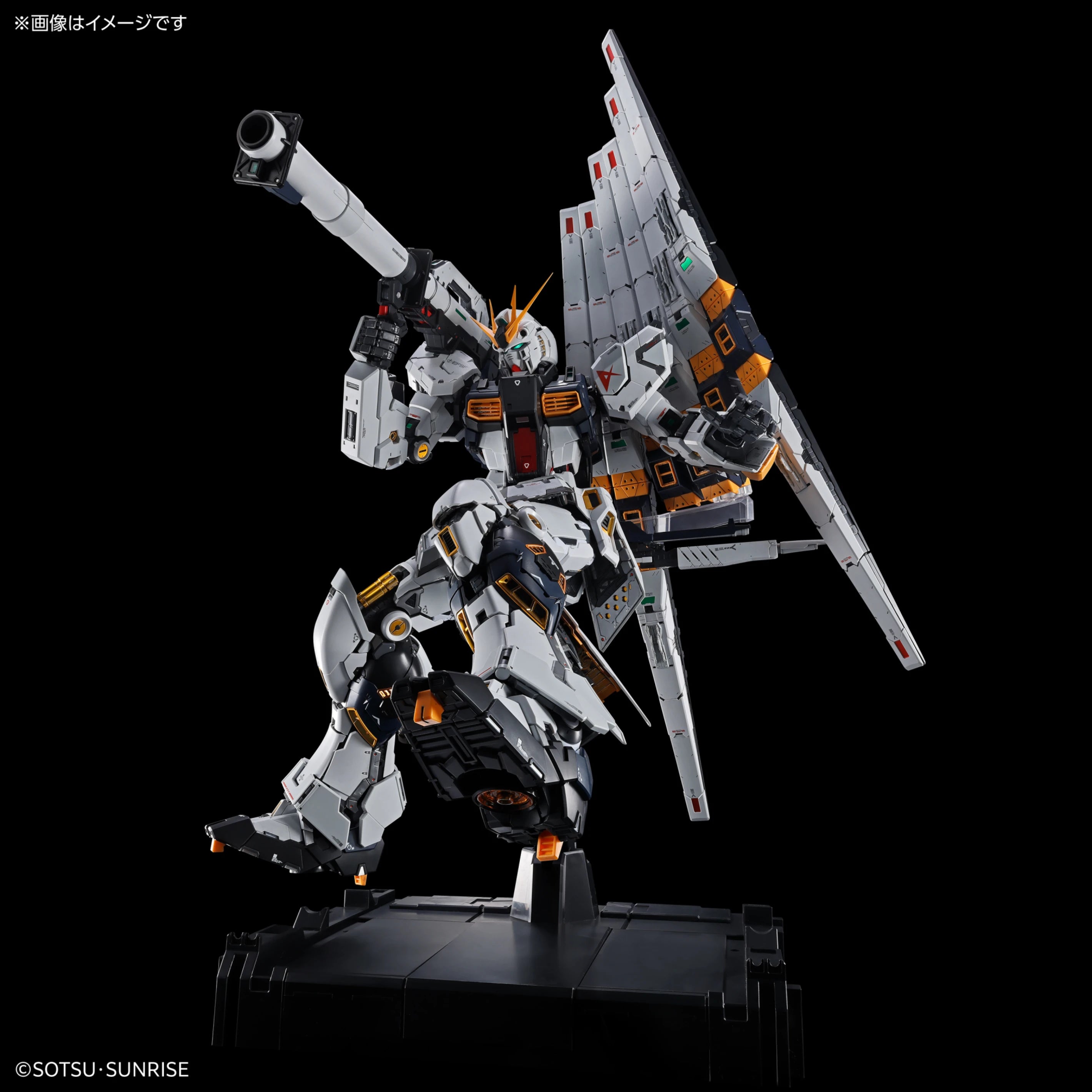 BANDAI PG UNLEASHED 1/60 νGUNDAM