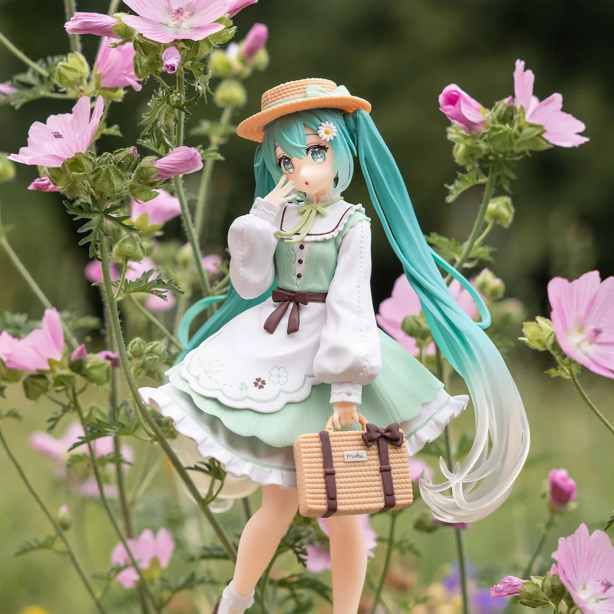 Taito Hatsune Miku Fashion Figure - Hatsune Miku Country 18cm