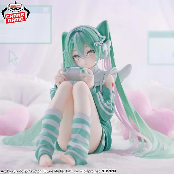 Banpresto Hatsune Miku Holiday Memories Figure - Hatsune Miku Game Ver. 13cm