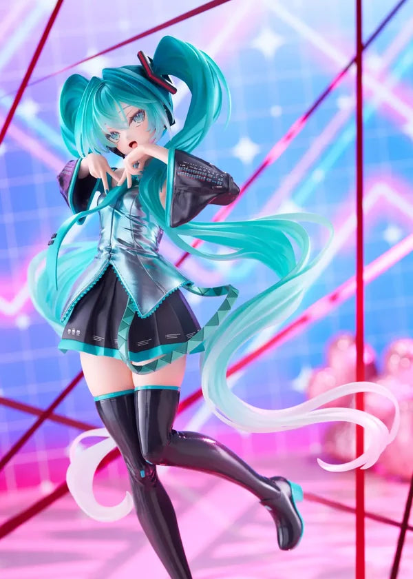 Taito Hatsune Miku T-most Figure - Hatsune Miku 25cm