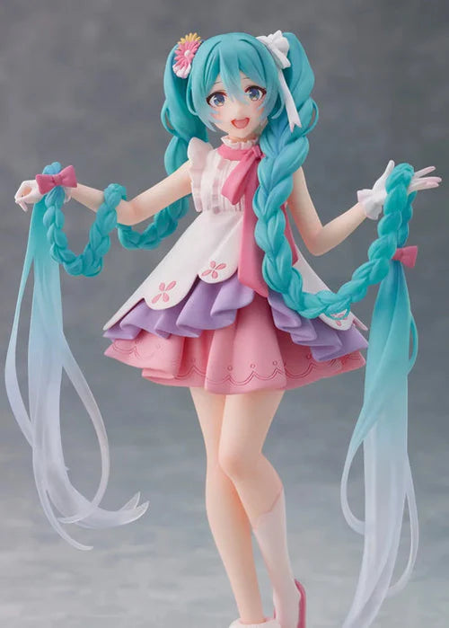 Taito Hatsune Miku Wonderland Figure Rapunzel 18cm