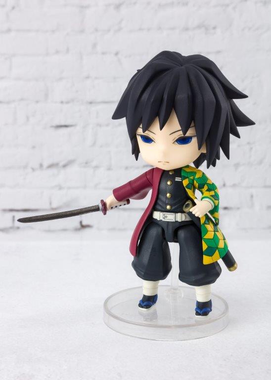 Demon Slayer: Kimetsu no Yaiba - Giyu Tomioka Figuarts Mini Figure