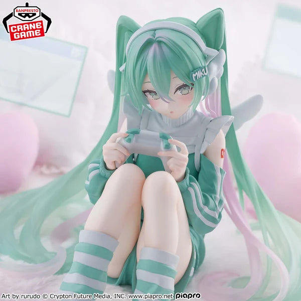 Banpresto Hatsune Miku Holiday Memories Figure - Hatsune Miku Game Ver. 13cm