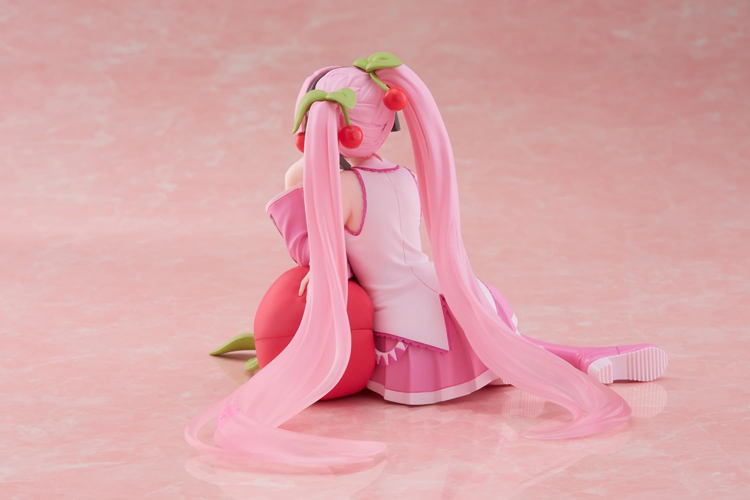 Taito Hatsune Miku Sakura Miku Cherry Cushion ver. Desktop Cute Figure 13cm