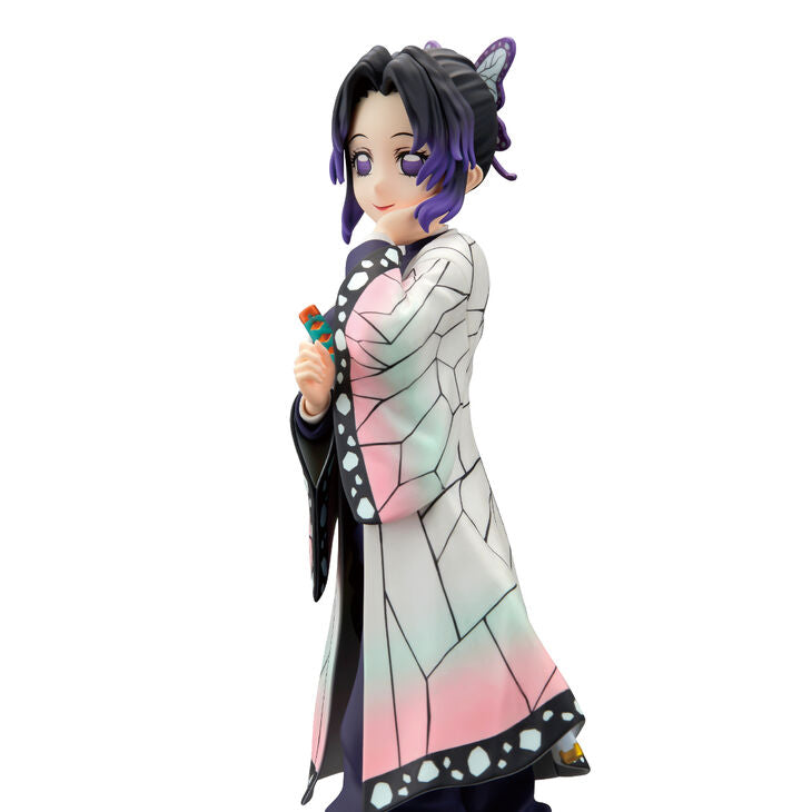 BANPRESTO Demon Slayer Shinobu Kocho GLITTER GLAMOURS Figure 22cm