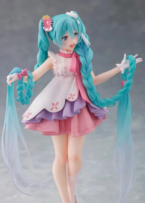 Taito Hatsune Miku Wonderland Figure Rapunzel 18cm