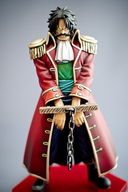 Banpresto One Piece GOL D. Roger DX Figure