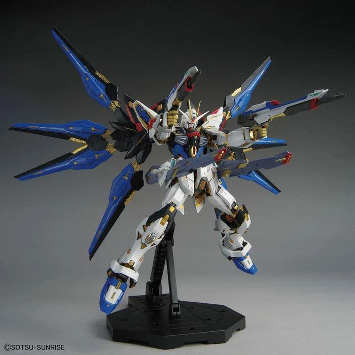 BANDAI HOBBY MGEX 1/100 STRIKE FREEDOM GUNDAM