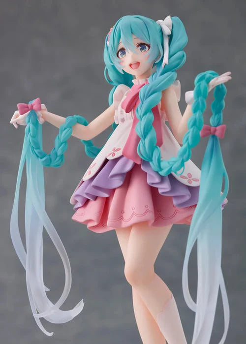 Taito Hatsune Miku Wonderland Figure Rapunzel 18cm