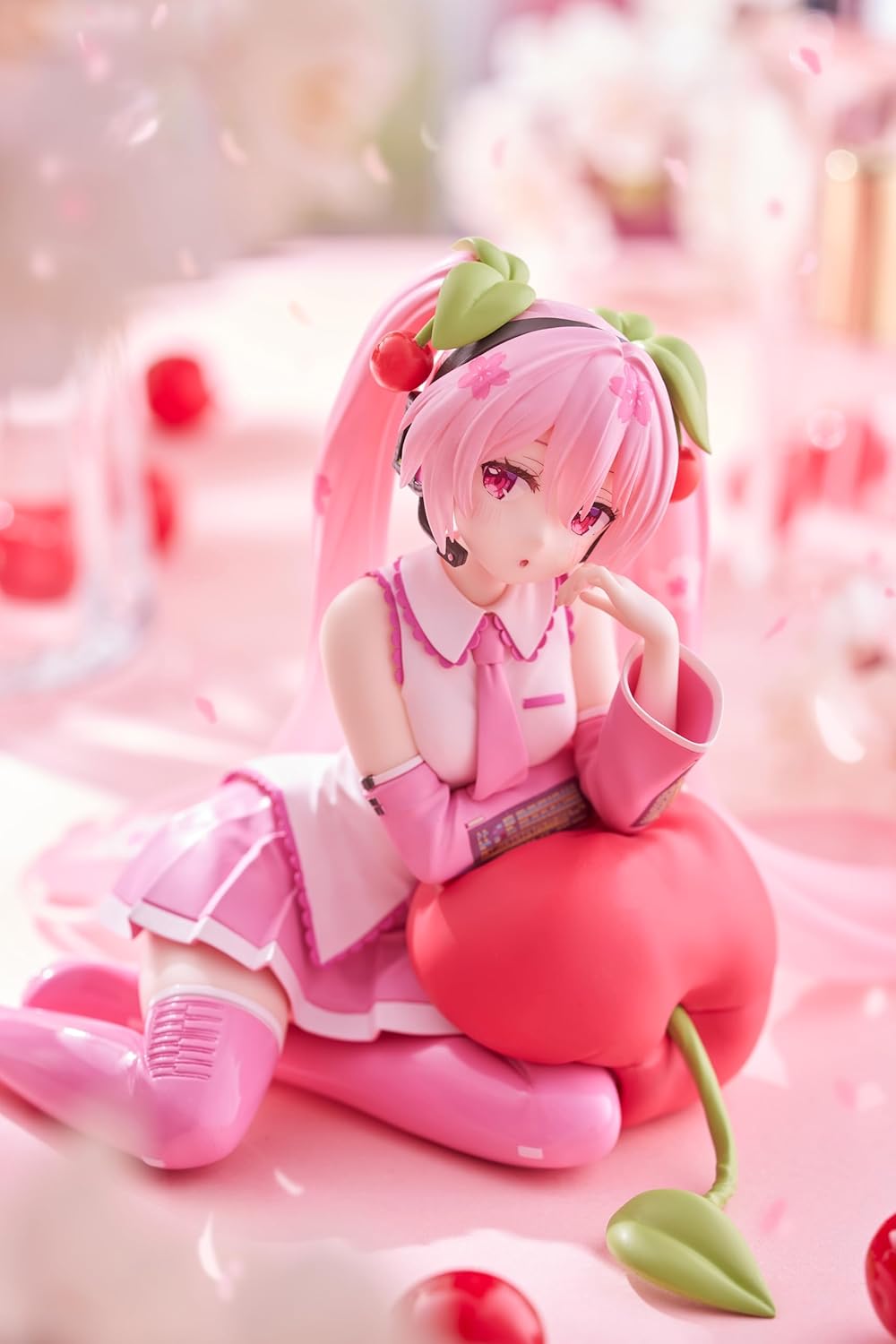 Taito Hatsune Miku Sakura Miku Cherry Cushion ver. Desktop Cute Figure 13cm