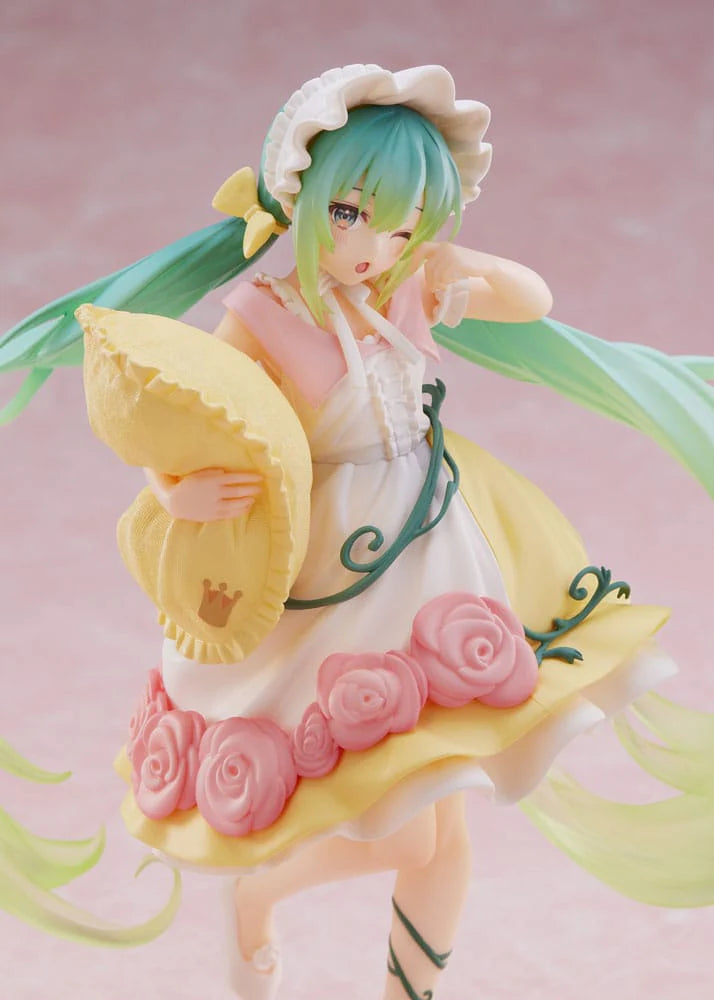Taito Hatsune Miku Sleeping Beauty Wonderland Figure