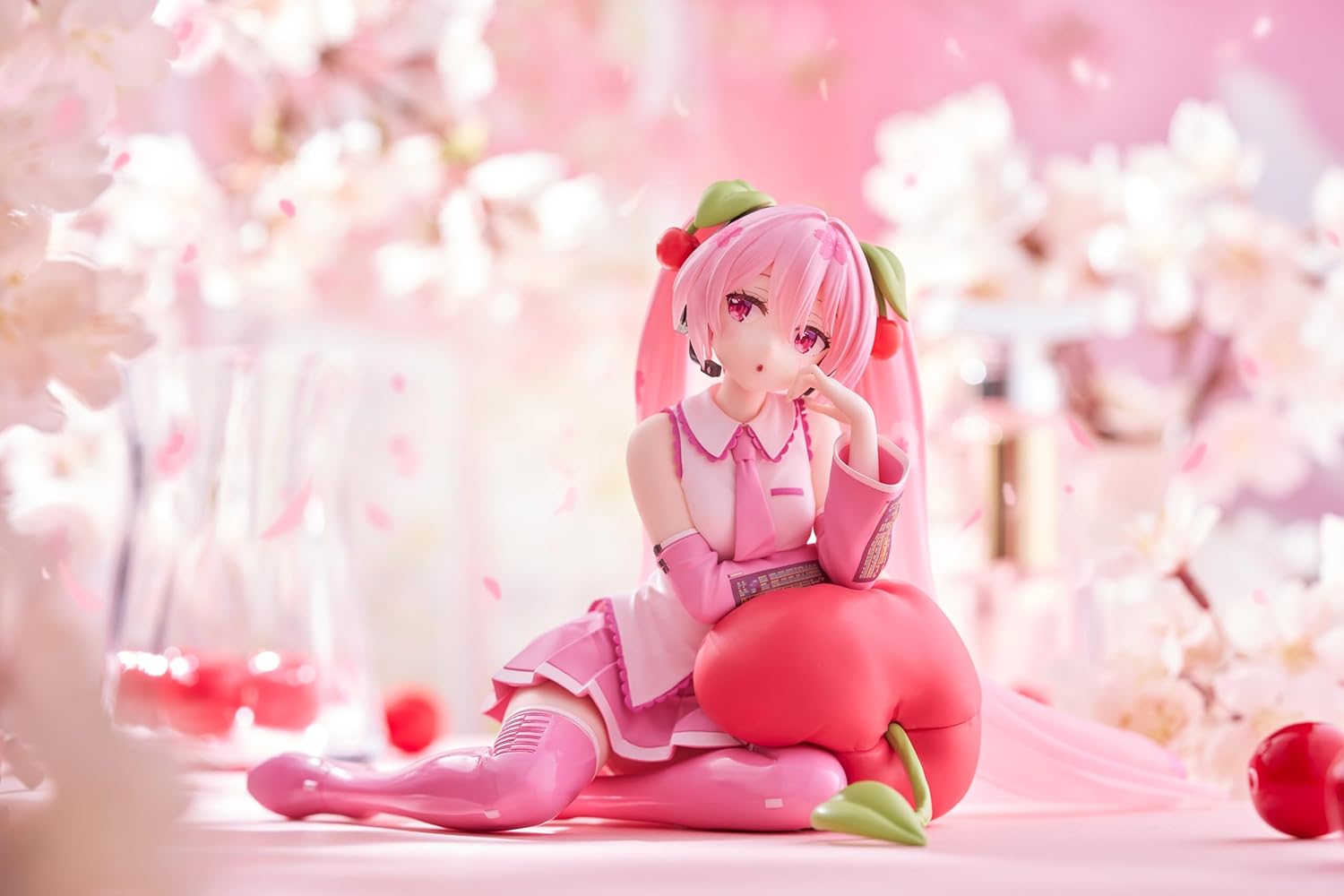 Taito Hatsune Miku Sakura Miku Cherry Cushion ver. Desktop Cute Figure 13cm