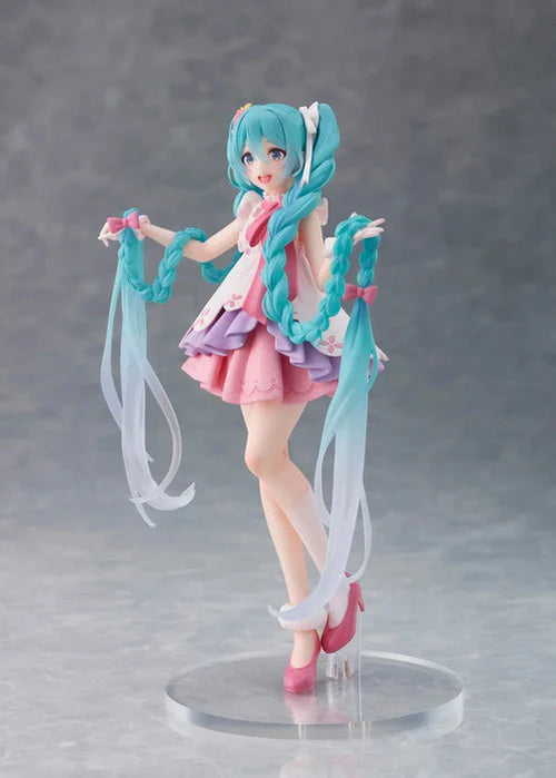 Taito Hatsune Miku Wonderland Figure Rapunzel 18cm