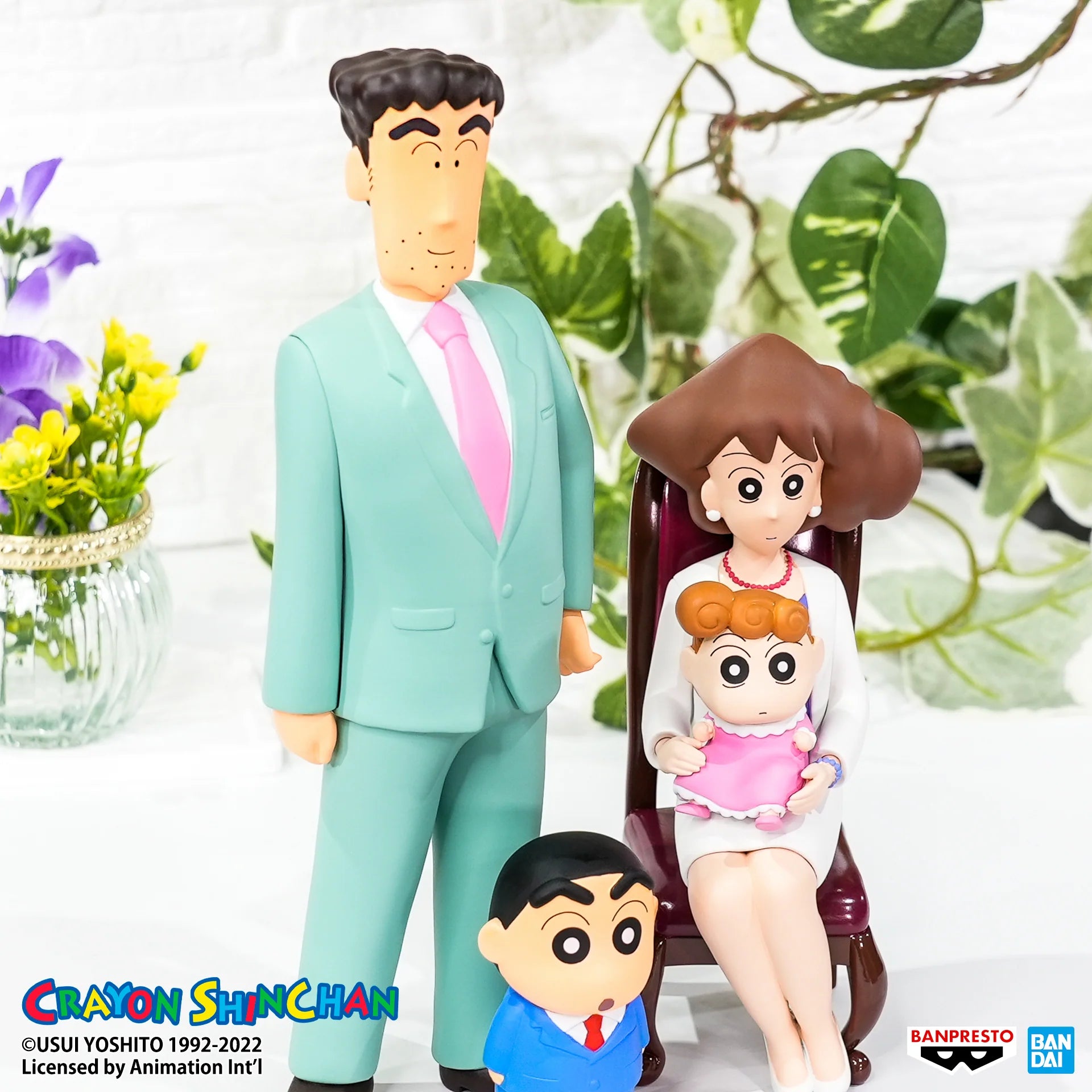 Crayon Shin-Chan Family Photo

