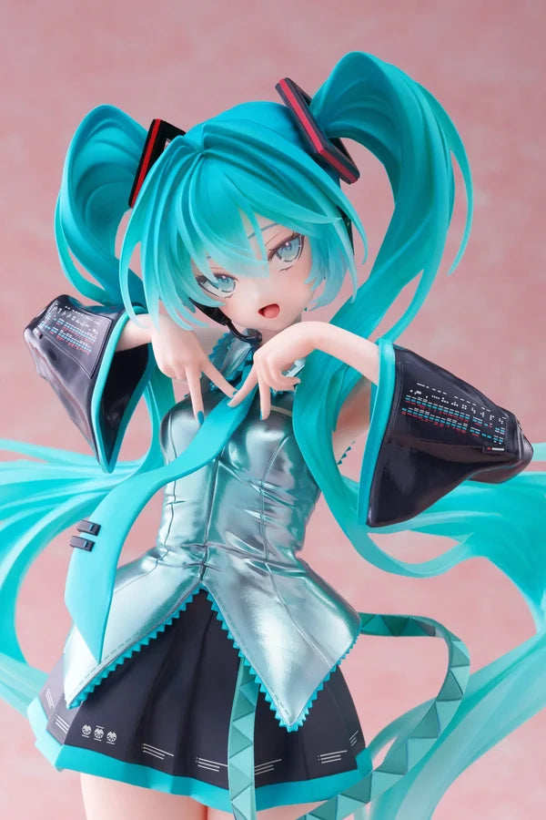 Taito Hatsune Miku T-most Figure - Hatsune Miku 25cm